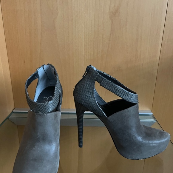 Jessica Simpson 5” heel shoe booties - Picture 3 of 4